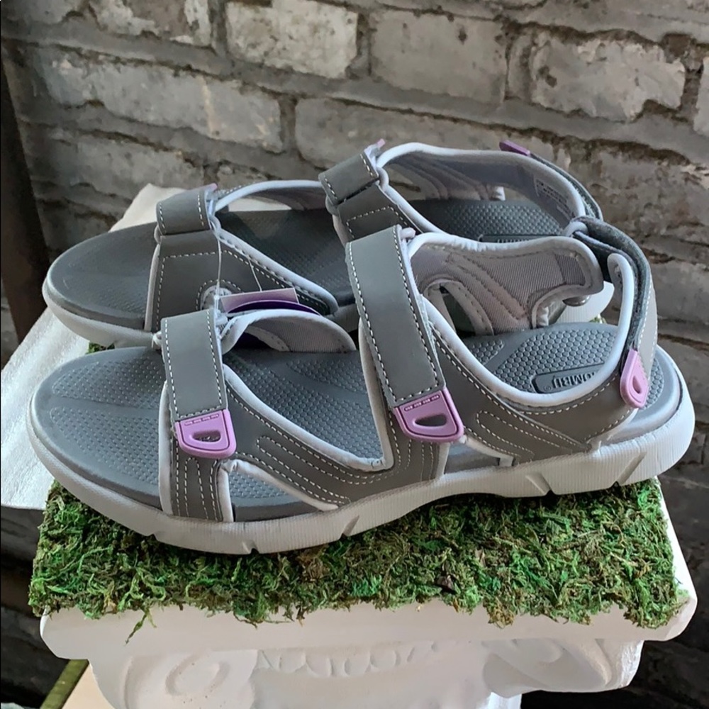 NWT Khombu Womens River sandal 2020 Grey - Picture 1 of 5
